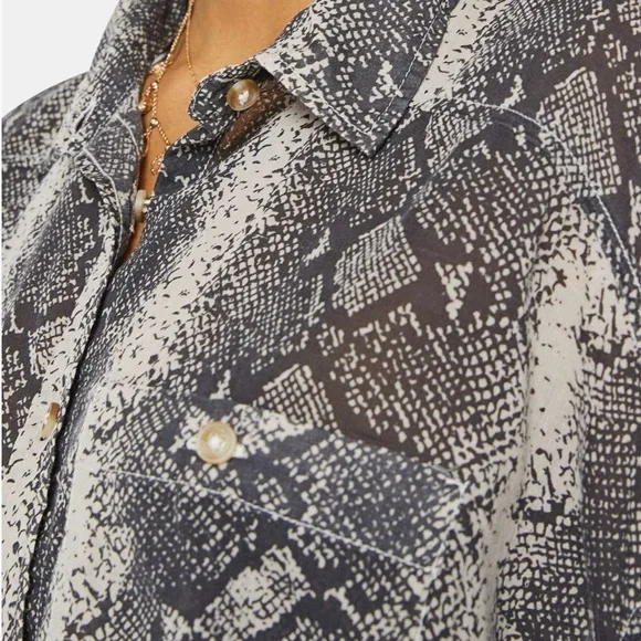 MOTHER The Thin Veil Button Up Shirt Size Medium - Picture 1 of 6